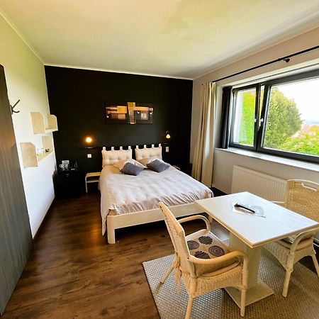 Les Alisiers Hotel Nadrin Buitenkant foto