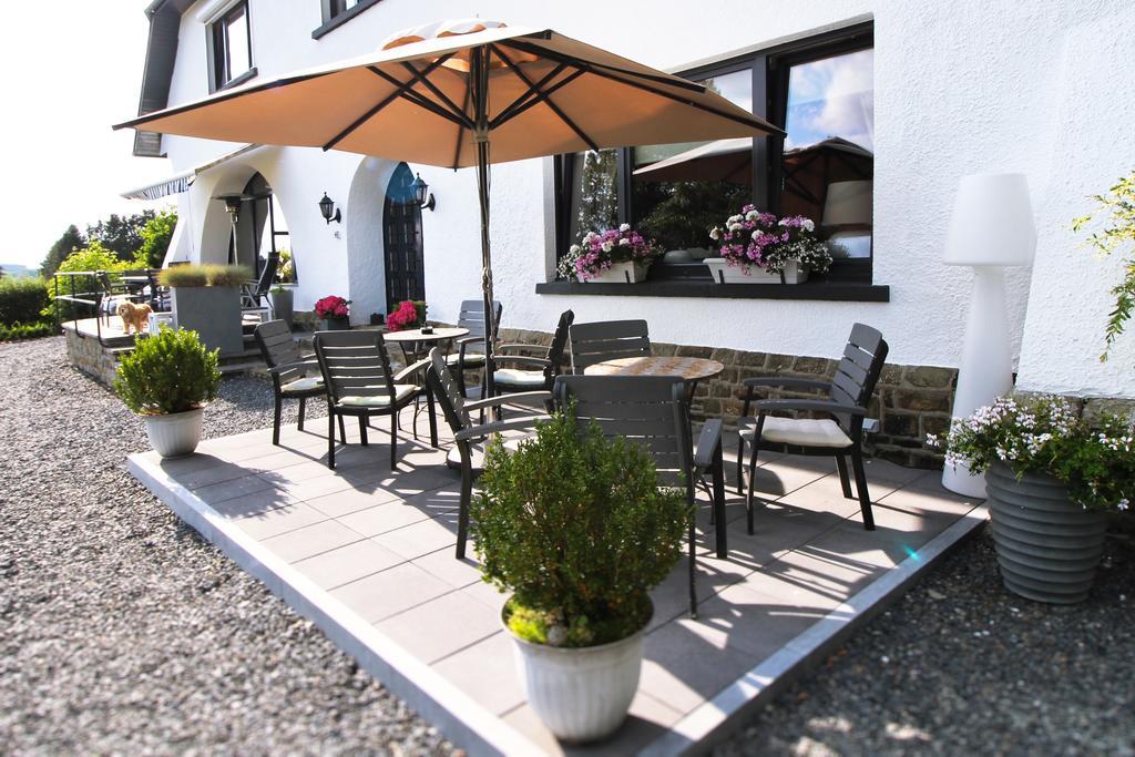Les Alisiers Hotel Nadrin Buitenkant foto