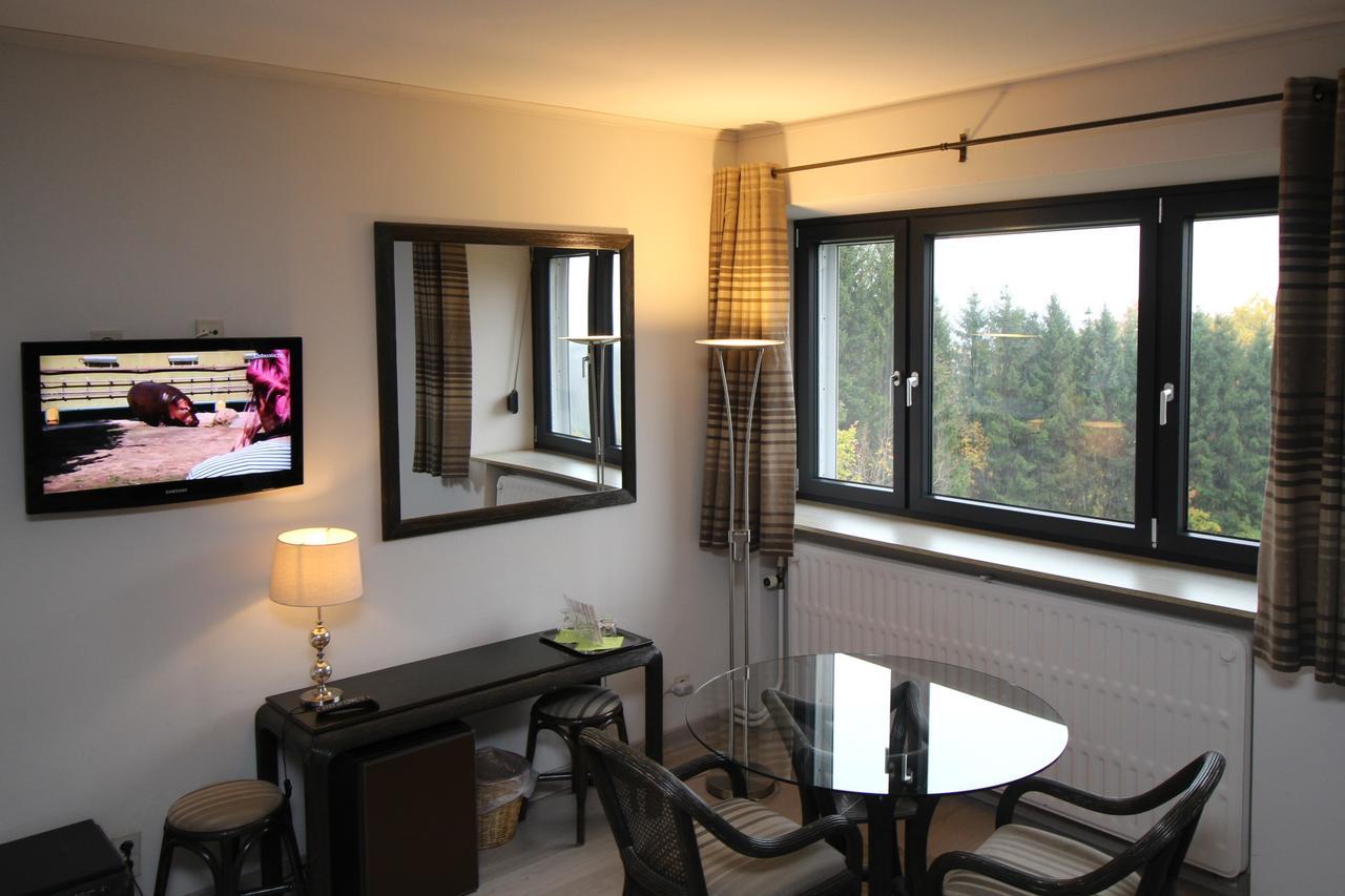 Les Alisiers Hotel Nadrin Buitenkant foto