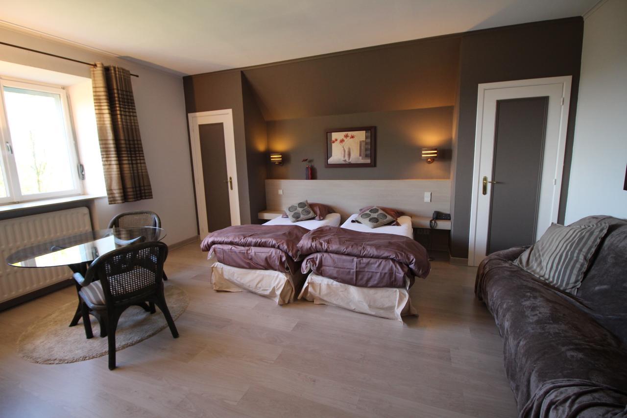 Les Alisiers Hotel Nadrin Buitenkant foto